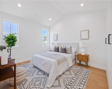 2420 Ives Lane - Photo Thumbnail 15