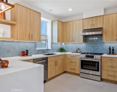 2420 Ives Lane - Photo Thumbnail 11