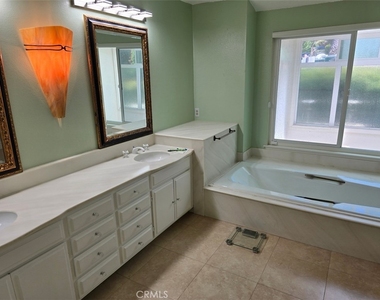 6759 Alta Vista Drive - Photo Thumbnail 13