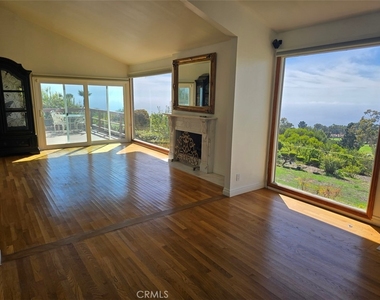 6759 Alta Vista Drive - Photo Thumbnail 2