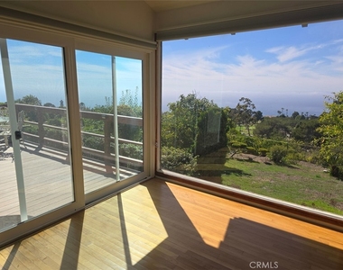 6759 Alta Vista Drive - Photo Thumbnail 8