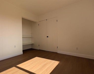 5832 Stadium Street - Photo Thumbnail 12