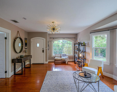 225 Atchison Street - Photo Thumbnail 4