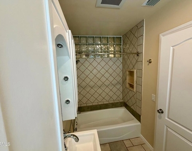 1431 Oneonta - Photo Thumbnail 17