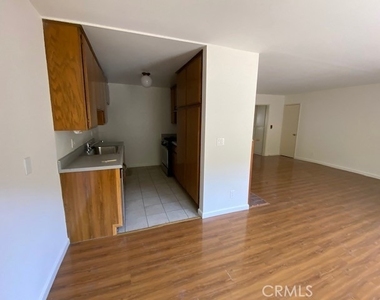 3127 Bagley Avenue - Photo Thumbnail 6