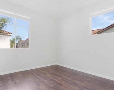 5415 Marine Avenue - Photo Thumbnail 10