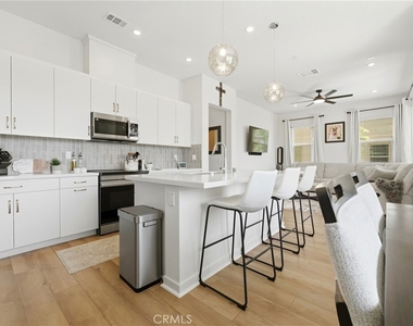3247 E. Moonstone Drive - Photo Thumbnail 10