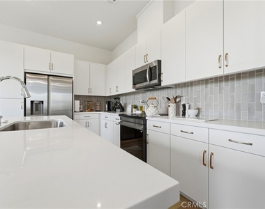 3247 E. Moonstone Drive - Photo Thumbnail 8