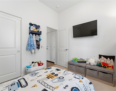 3247 E. Moonstone Drive - Photo Thumbnail 20