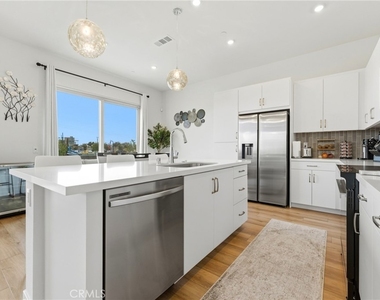 3247 E. Moonstone Drive - Photo Thumbnail 6