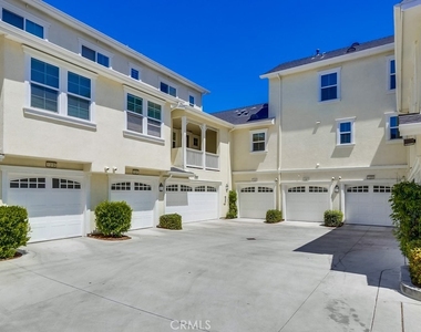 1327 Abelia - Photo Thumbnail 23