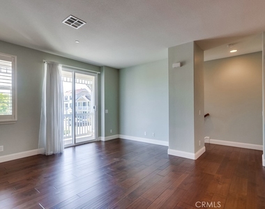 1327 Abelia - Photo Thumbnail 4