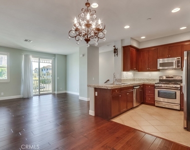 1327 Abelia - Photo Thumbnail 6