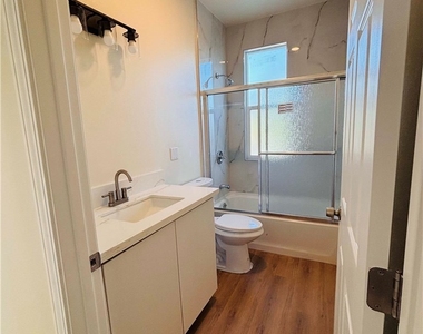 1063 A Wellington - Photo Thumbnail 7