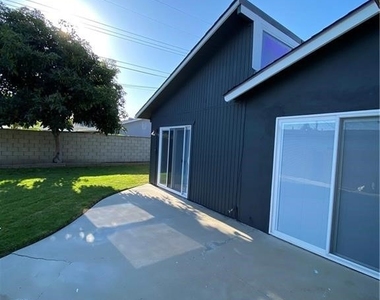 16131 Warren Lane - Photo Thumbnail 2