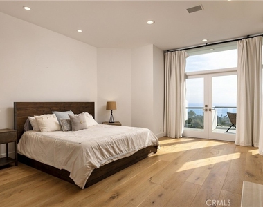1061 Skyline - Photo Thumbnail 17