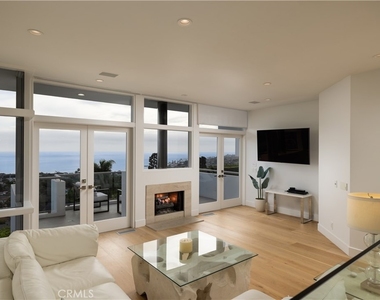 1061 Skyline - Photo Thumbnail 5