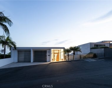 1061 Skyline - Photo Thumbnail 3