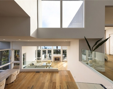 1061 Skyline - Photo Thumbnail 6