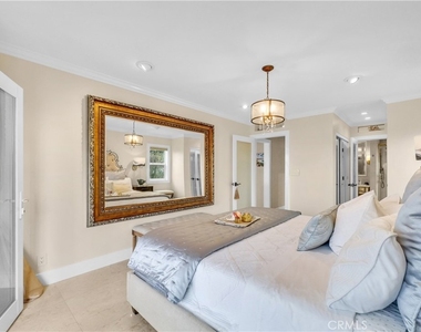 240 Moss Street - Photo Thumbnail 12