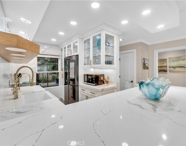240 Moss Street - Photo Thumbnail 1