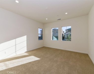 5627 Heritage Oak Dr - Photo Thumbnail 25