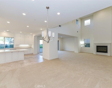 5627 Heritage Oak Dr - Photo Thumbnail 5
