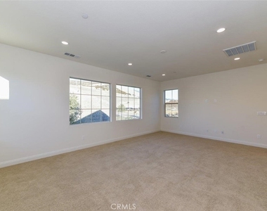 5627 Heritage Oak Dr - Photo Thumbnail 16