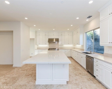 5627 Heritage Oak Dr - Photo Thumbnail 10
