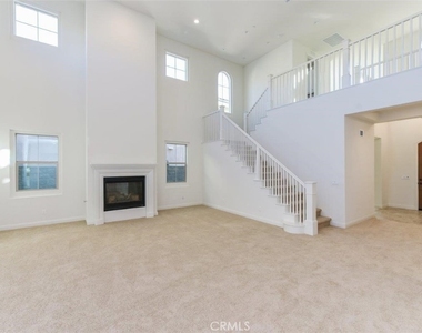 5627 Heritage Oak Dr - Photo Thumbnail 1