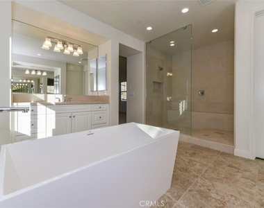 5627 Heritage Oak Dr - Photo Thumbnail 18