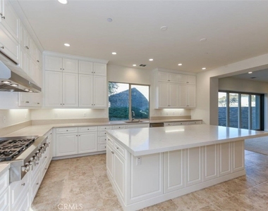 5627 Heritage Oak Dr - Photo Thumbnail 8