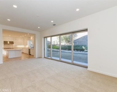 5627 Heritage Oak Dr - Photo Thumbnail 7
