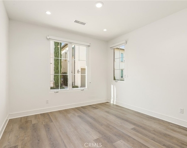 148 Villa Rdg - Photo Thumbnail 12