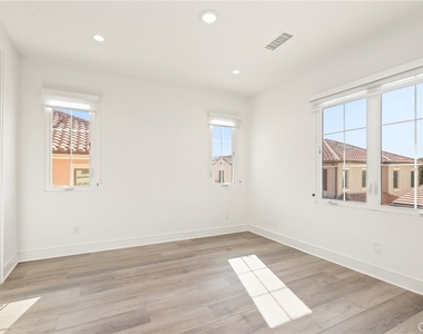 148 Villa Rdg - Photo Thumbnail 24