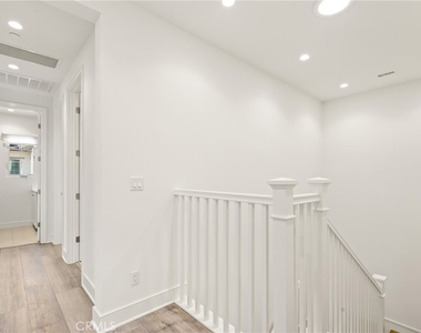 148 Villa Rdg - Photo Thumbnail 15
