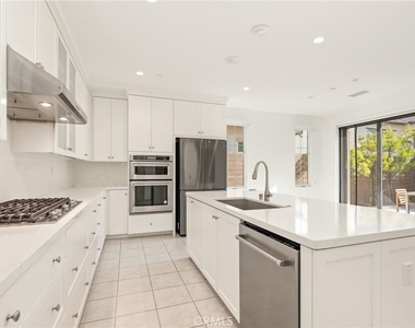 148 Villa Rdg - Photo Thumbnail 8