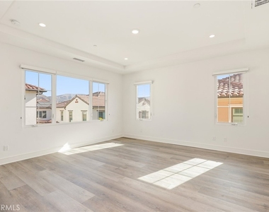 148 Villa Rdg - Photo Thumbnail 16