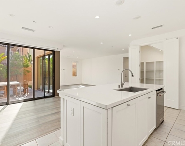 148 Villa Rdg - Photo Thumbnail 9
