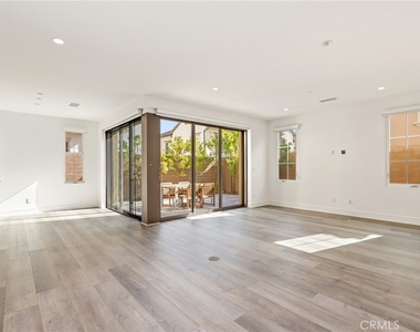 148 Villa Rdg - Photo Thumbnail 11
