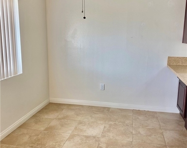 7112 Heil Avenue - Photo Thumbnail 8