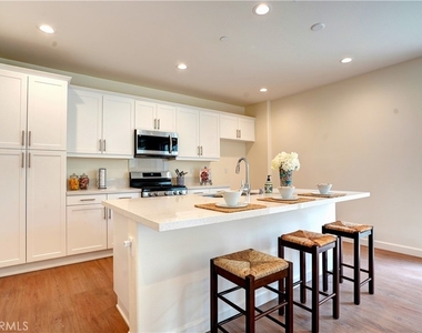 2248 Autumn Court - Photo Thumbnail 3