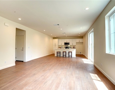 2248 Autumn Court - Photo Thumbnail 4