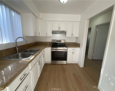 2672 Milton Avenue - Photo Thumbnail 12