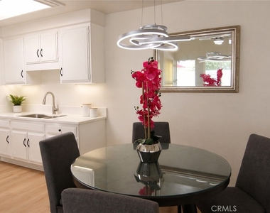 950 Avenida Carmel - Photo Thumbnail 5