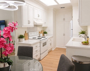 950 Avenida Carmel - Photo Thumbnail 4