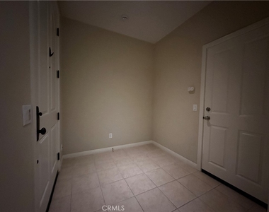 133 Lamplighter - Photo Thumbnail 1