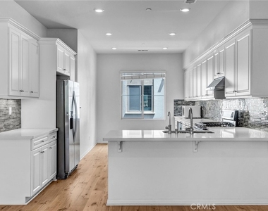 125 Neptune - Photo Thumbnail 10