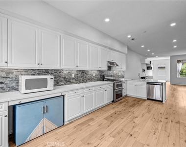 125 Neptune - Photo Thumbnail 12