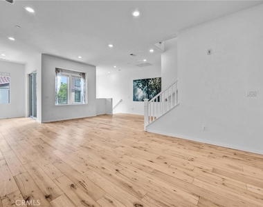 125 Neptune - Photo Thumbnail 8
